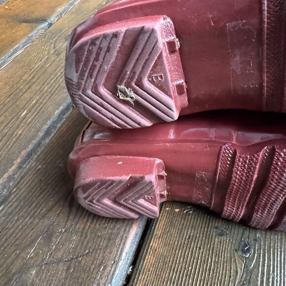 Hunter Original Tall Gloss Casual Rain Boots, Fall Red, in Women's 7 - Picture 12 of 12